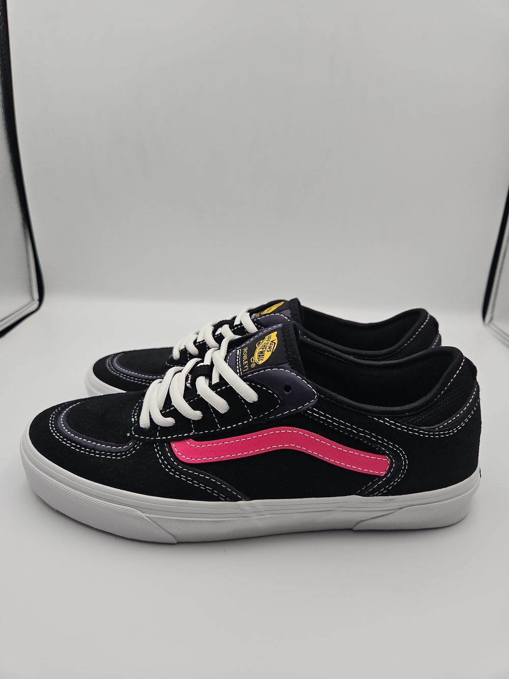 Vans Old Skool Black Sneakers with Pink Side Stripe
